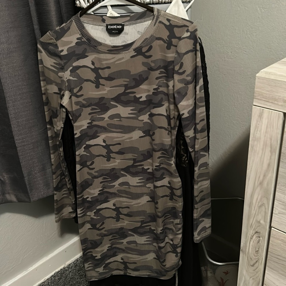Bebe dress, cotton new, I wore it in me time, sting tie, at the side up and down